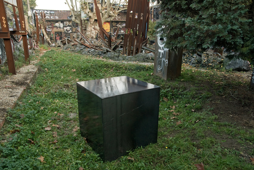 Open Education Principles: Resisting the Metrics of AI Black Boxes