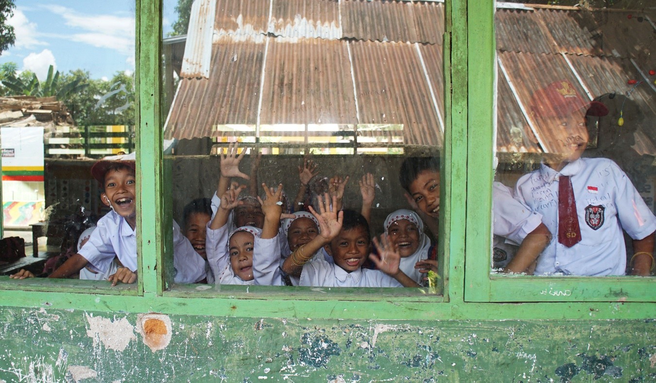 Educar en tiempos de inteligencia artificial: una mirada desde el aula hacia el mundo